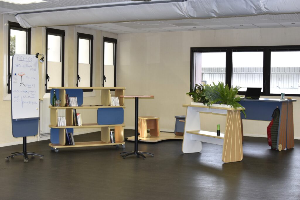 REFLEX : un projet de mobilier professionnel surcyclé alliant design, réemploi et insertion, porté par le Groupe Adéquation.